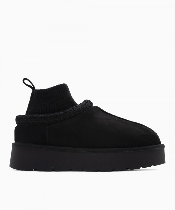 XTI 146066 Μποτάκια Vegan Black