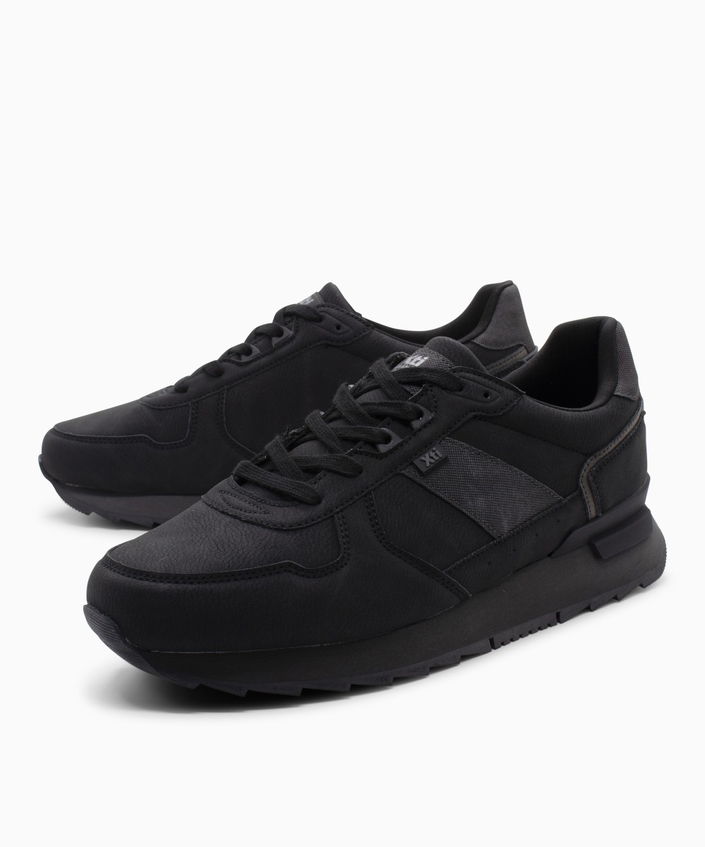 XTI 146782 Sneaker Black