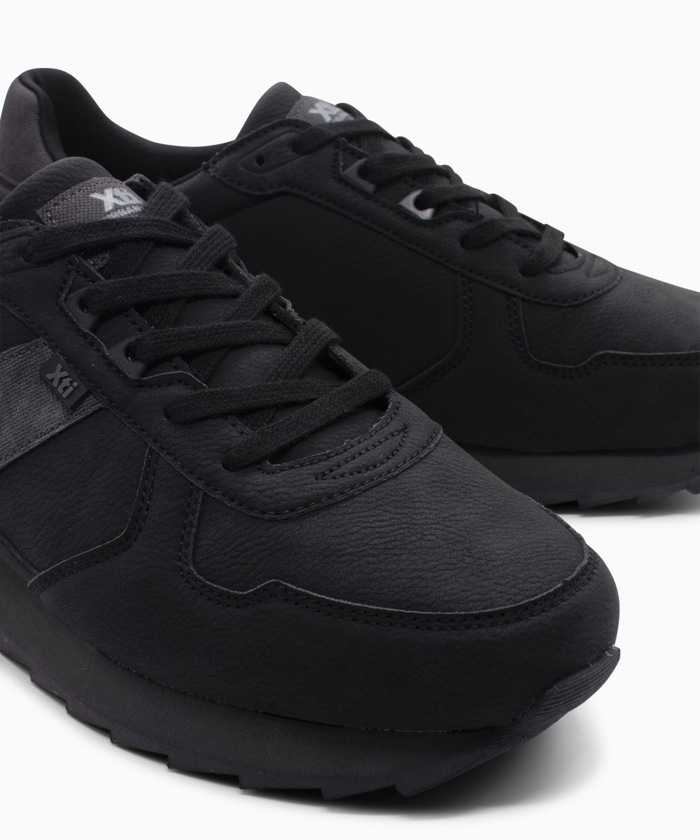 XTI 146782 Sneaker Black